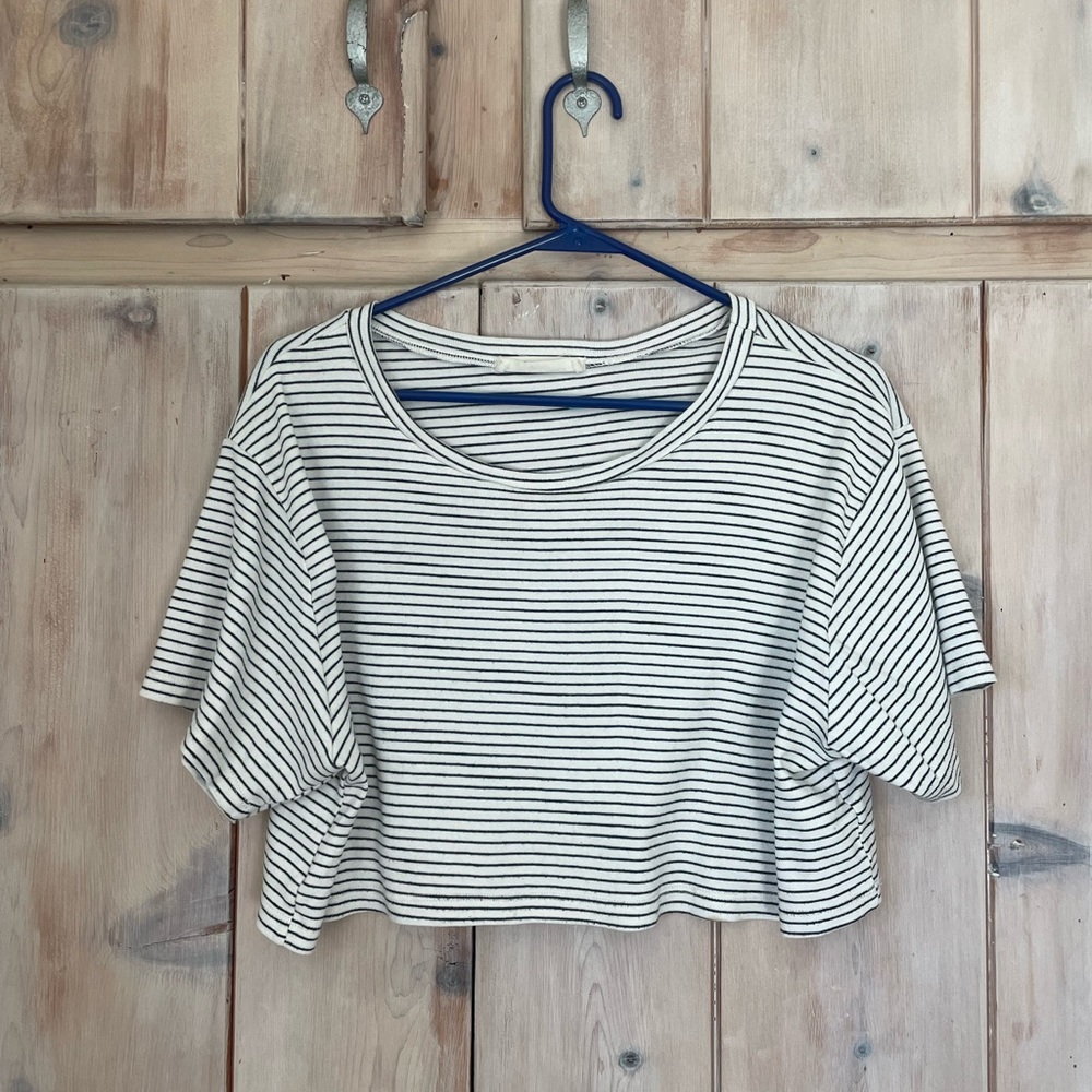 Casual crop top! Very comfy